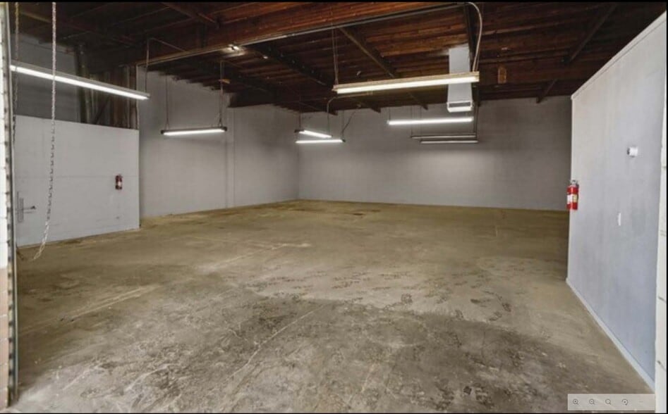 More Photos Of 12455 Branford St, Pacoima Warehouse For Lease