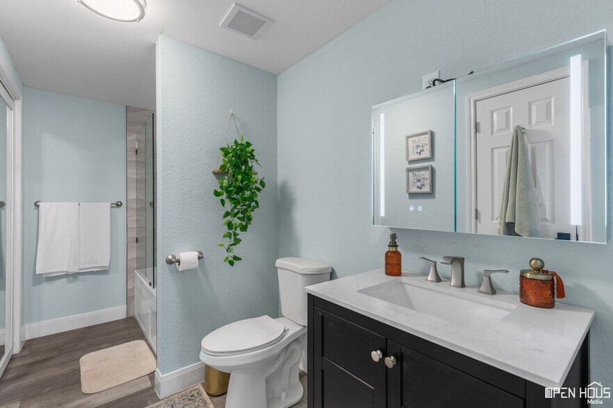 More Photos Of 405 W Gilbert St, Henrietta Hospitality For Sale