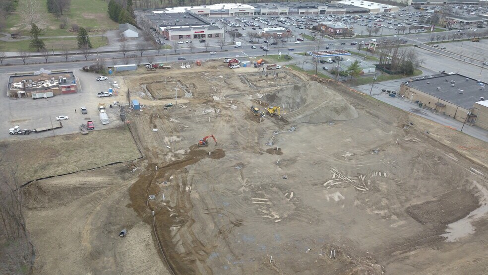 More Photos Of 2627 South Rd, Poughkeepsie Unknown For Lease