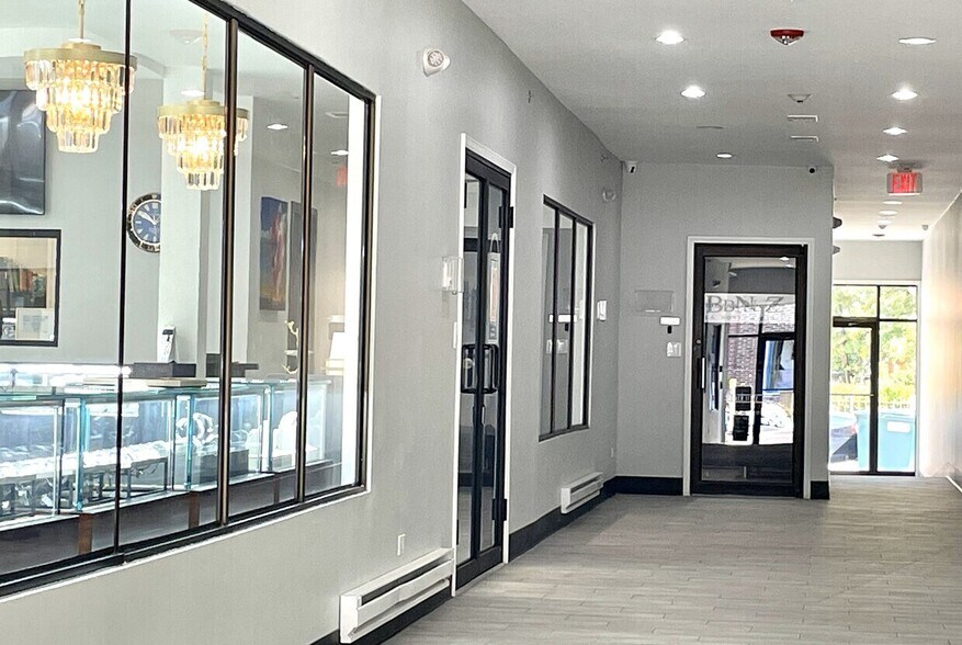 More Photos Of 5117 Main St, Downers Grove Storefront Retail Office For Lease