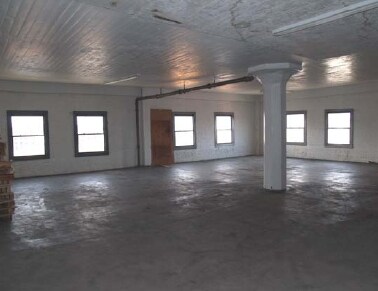 More Photos Of 318 Cherry Ave NE, Canton Warehouse For Sale