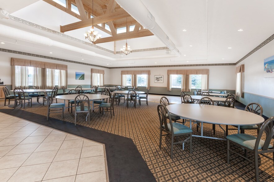 More Photos Of 7576 S Pere Marquette Hwy, Pentwater Hotel For Sale