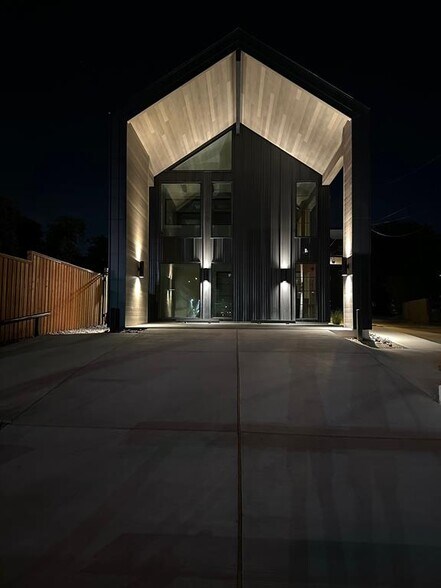 More Photos Of 2318 Morelos, Austin Office For Sale