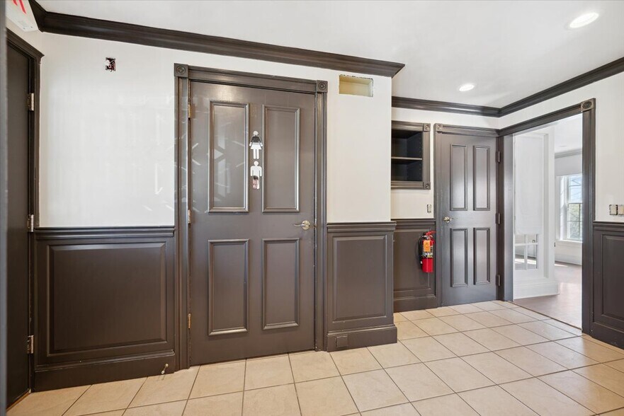 More Photos Of 108 S Finley Ave, Basking Ridge Storefront Retail Office For Lease