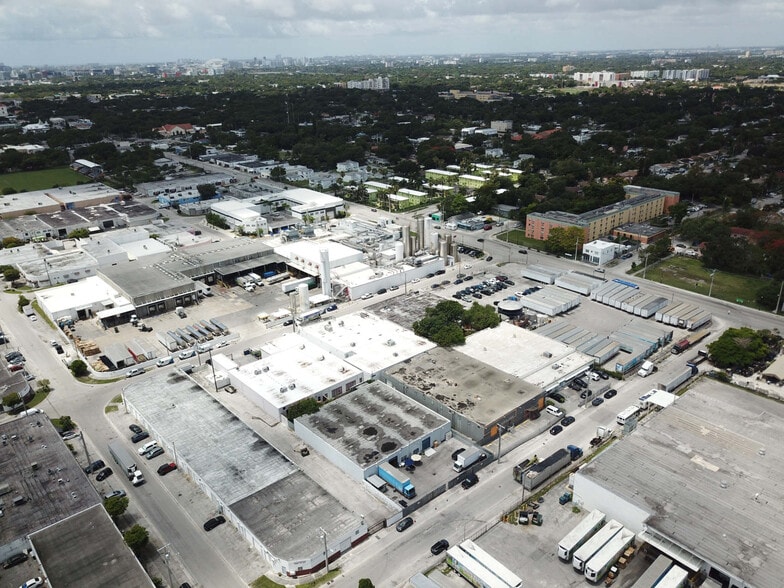 More Photos Of 270 NE 70th St, Miami Warehouse For Sale