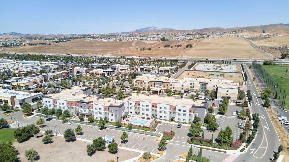 More Photos Of 4705-4729 Livermore Outlets Dr, Livermore Unknown For Lease