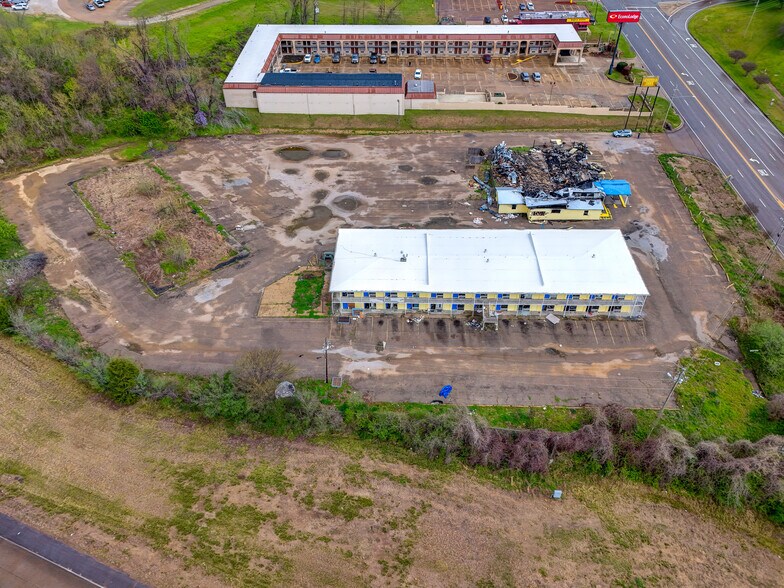 More Photos Of 3955 Clay St, Vicksburg Hotel For Sale