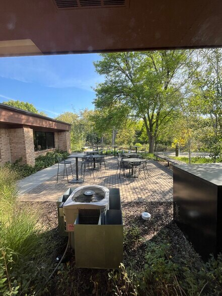 More Photos Of 5750 Lincoln Dr, Edina Office For Sale