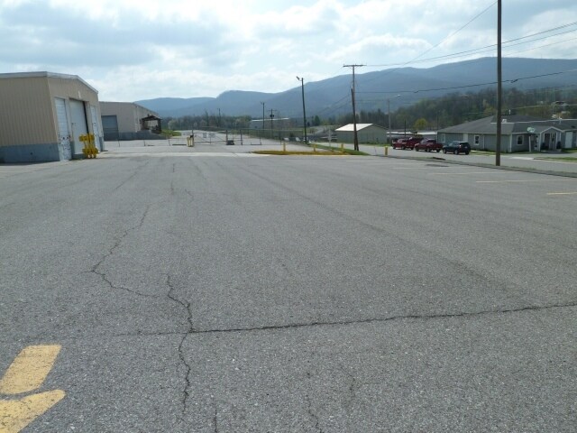 More Photos Of 345 E Marshall St, Wytheville Manufacturing For Lease