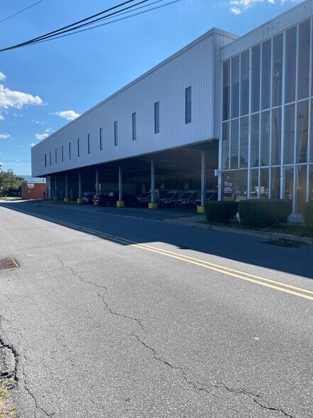 More Photos Of 220 Division St, Kingston Flex For Lease