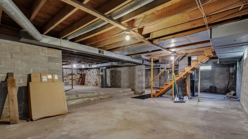 More Photos Of N8481 Kleba Rd, Hixton Flex For Sale