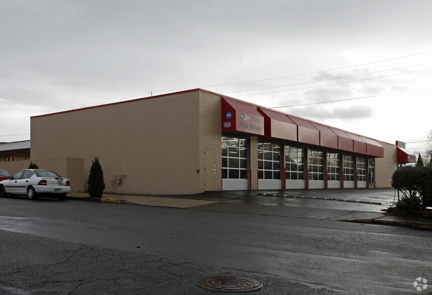 More Photos Of 11993 SW Pacific Hwy, Tigard Auto Repair For Sale
