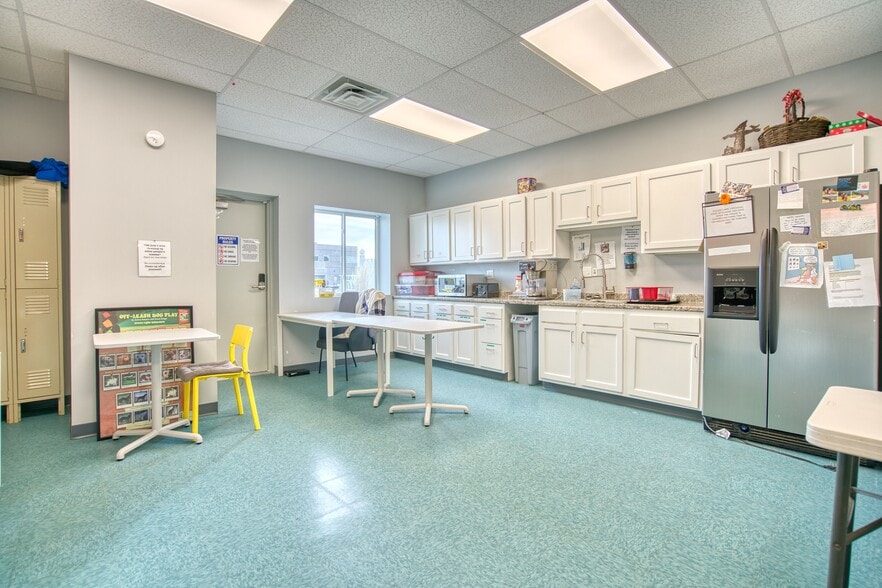 More Photos Of 1651 Skyway Dr, Longmont Warehouse For Sale