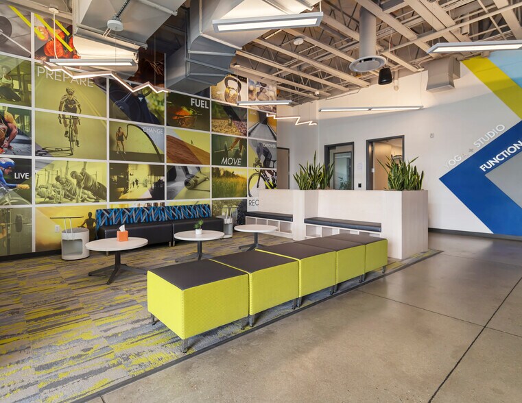 More Photos Of 808 S Vanguard Way, Meridian General Retail For Sale