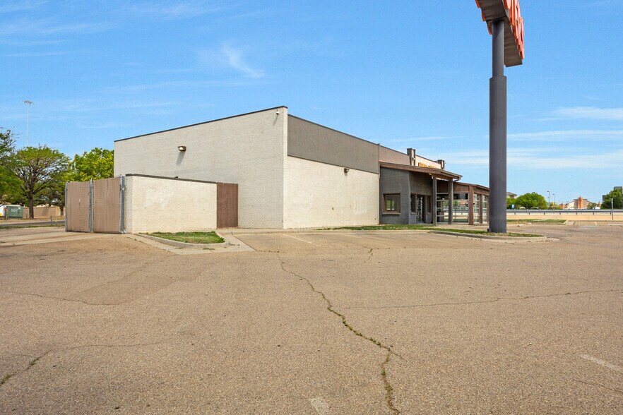 More Photos Of 8101 W I-40, Amarillo Restaurant For Lease