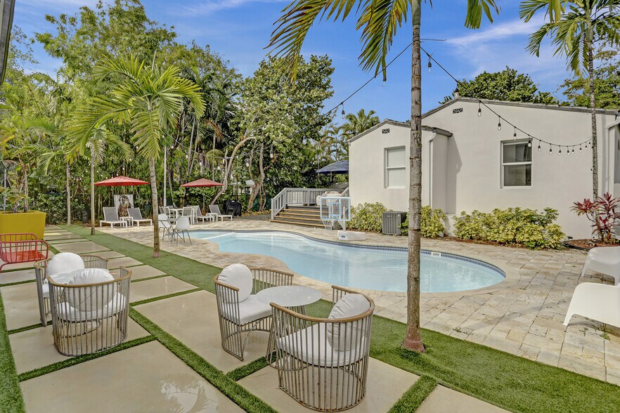 More Photos Of 430 Ne 121st St, Biscayne Park Movie Radio TVStudio For Sale