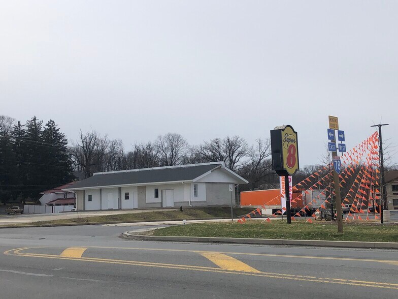 Primary Photo Of 2160 Golden Key Rd, Kutztown Freestanding For Lease