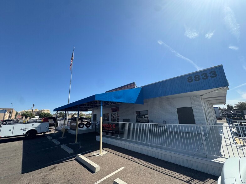 More Photos Of 8807 N Black Canyon Hwy, Phoenix Industrial For Sale