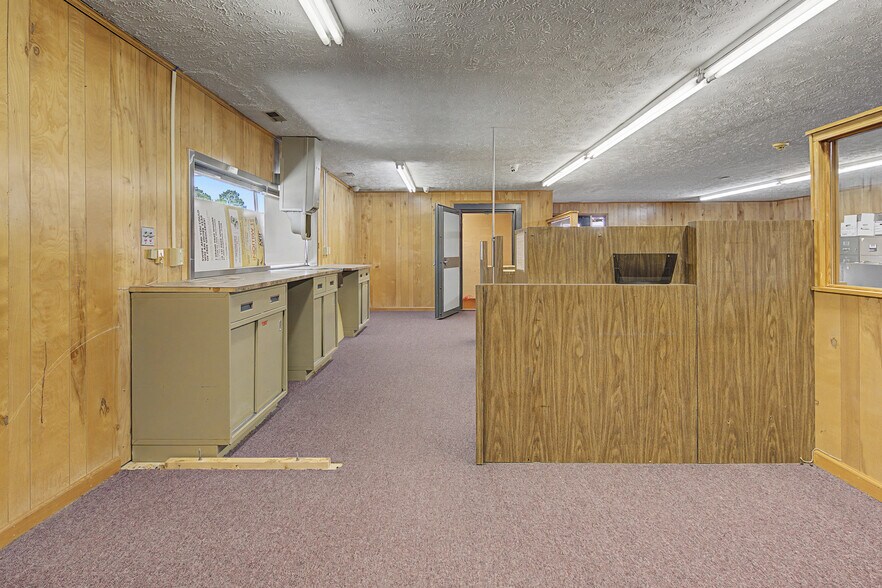 More Photos Of 219 N Main St, Spring Lake Bank For Sale