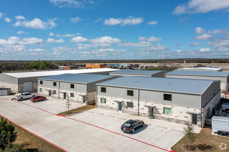 More Photos Of 7696 183A Toll Rd, Leander Warehouse For Lease