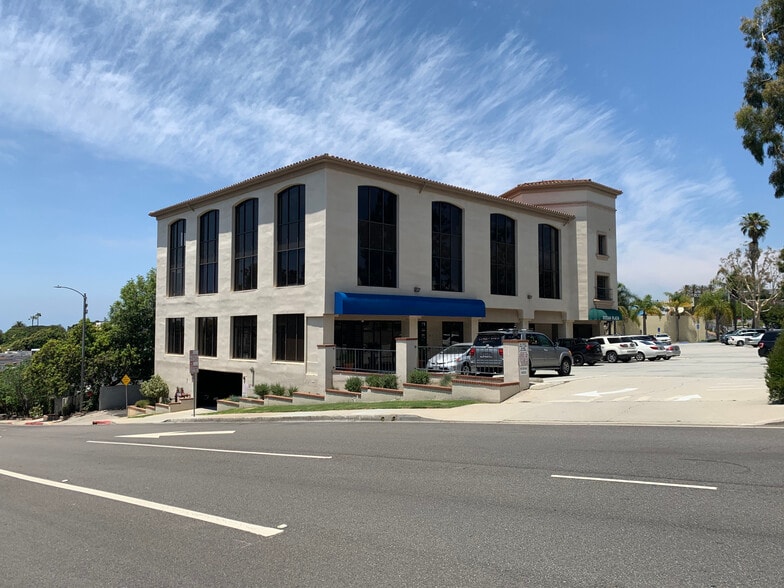 More Photos Of 2615 Pacific Coast Hwy, Hermosa Beach Office For Lease