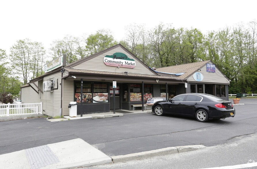 More Photos Of 186 Terry Rd, Smithtown Restaurant For Sale