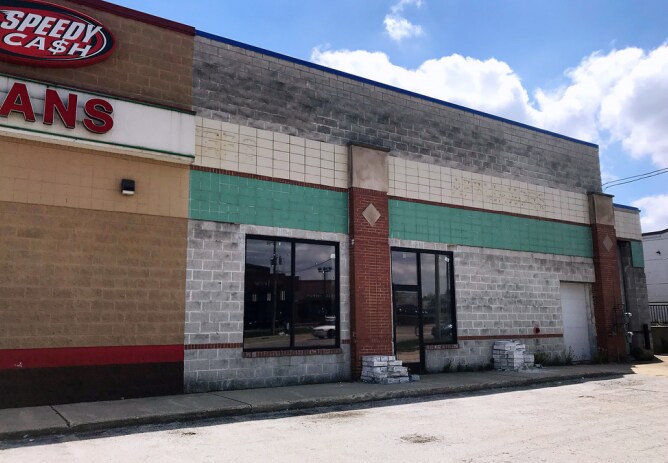 More Photos Of 1216-1218 N Lake St, Aurora Storefront Retail Office For Lease