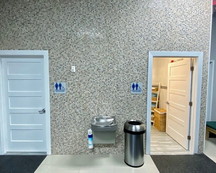 More Photos Of 3200-3600 SE Federal Hwy, Stuart Unknown For Lease