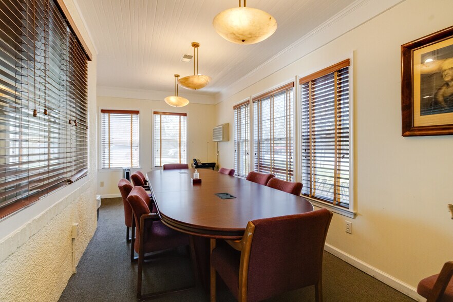 More Photos Of 407 W Pennsylvania Ave, Towson Office For Sale