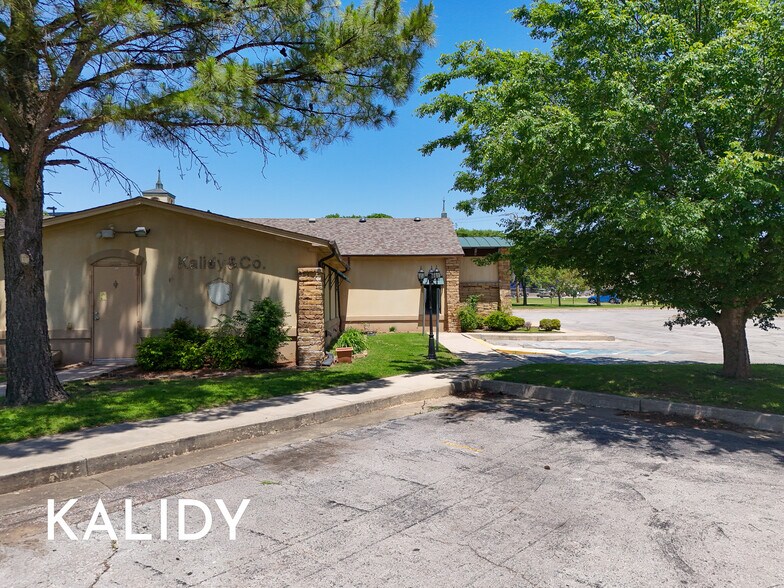 More Photos Of 14909 N Kelly Ave, Edmond Loft Creative Space For Lease