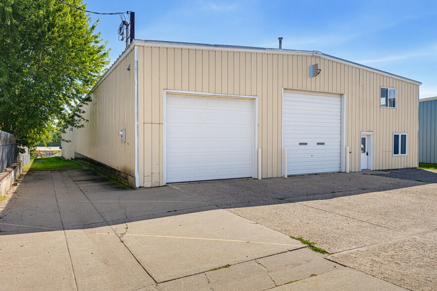 More Photos Of 104 Cedar Ave S, Watkins Warehouse For Sale