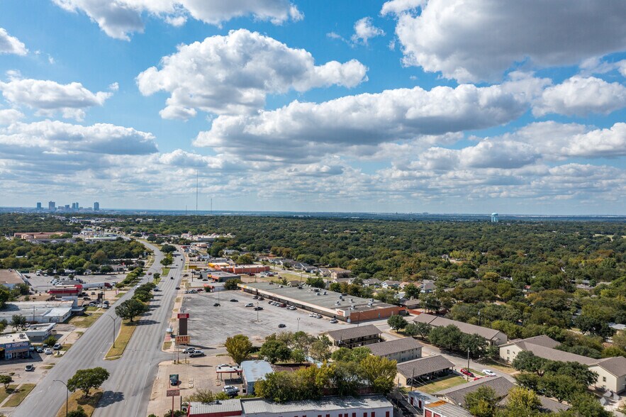 More Photos Of 5405-5425 E Lancaster Ave, Fort Worth Unknown For Lease