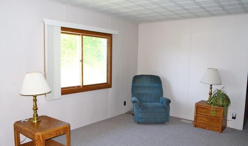 More Photos Of 8036 N Clare Ave, Harrison Convenience Store For Sale