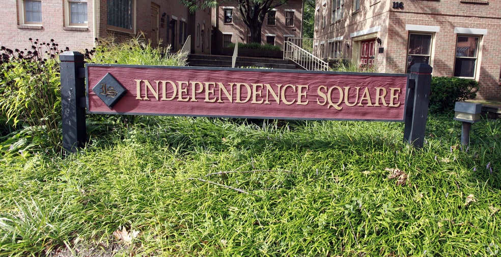 More Photos Of 100-122 E Broad St, Falls Church Office For Sale