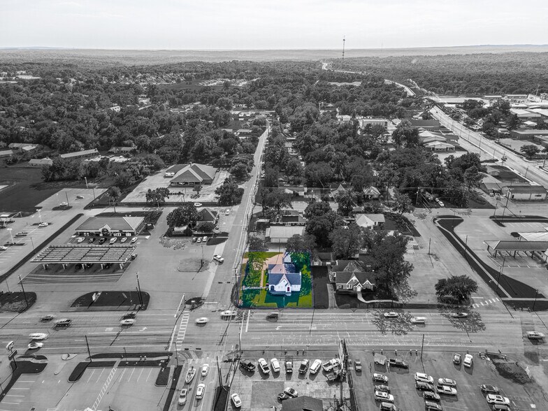 More Photos Of 209 S Main St, Lindale Loft Creative Space For Lease