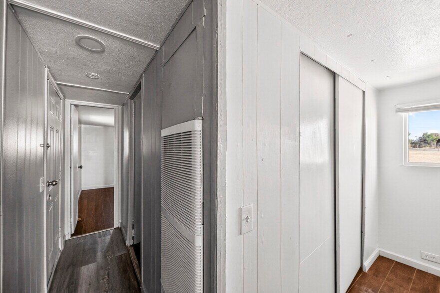 More Photos Of 11398 Bartlett Ave, Adelanto Contractor Storage Yard For Sale