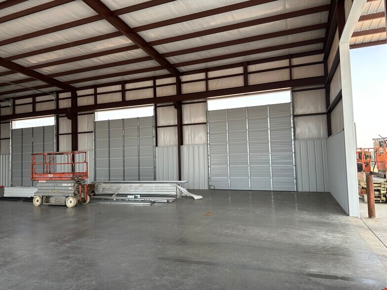 More Photos Of 2408 E County Road 130, Midland Warehouse For Lease
