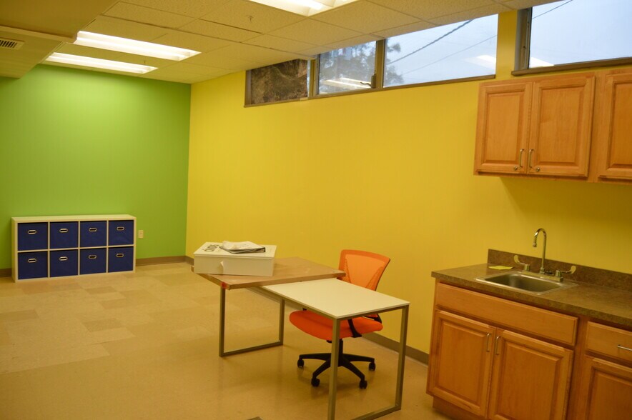 More Photos Of 2020 Flamingo Dr, Bartow Medical For Sale