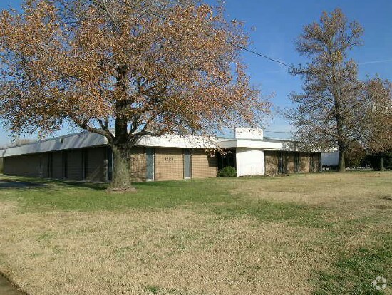 More Photos Of 12129 E Skelly Dr, Tulsa Office For Sale