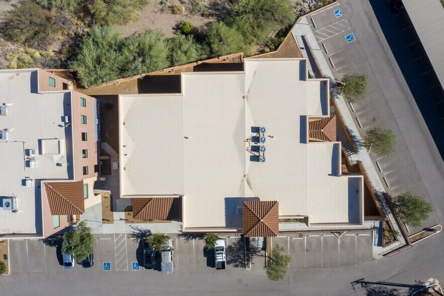 More Photos Of 6430 N Swan Rd, Tucson Office For Sale
