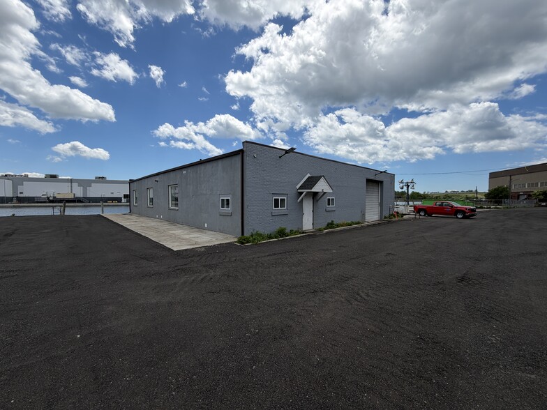 More Photos Of 88 Howard Ave, Bridgeport Warehouse For Lease