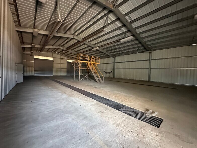 More Photos Of 1796 Simpson Highway 49, Magee Flex For Sale