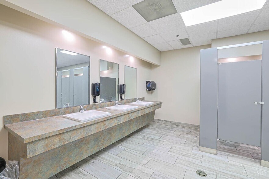 More Photos Of 6951 Cintas Blvd, Mason Office For Sale
