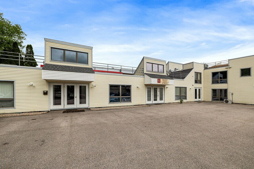 Primary Photo Of 101 Franklin St, Westerly Medical For Lease