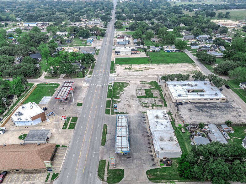 More Photos Of 1417 7th St, Bay City Storefront For Lease