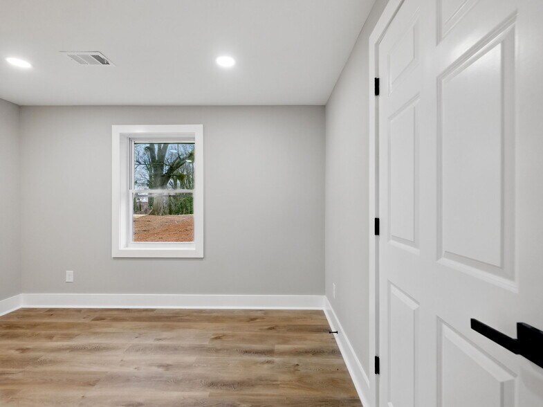 More Photos Of 3473 Atlanta Hwy, Flowery Branch Office For Sale