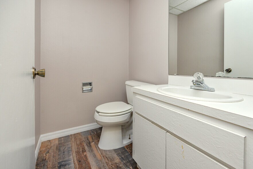 More Photos Of 6449 38th Ave, Saint Petersburg Medical For Lease