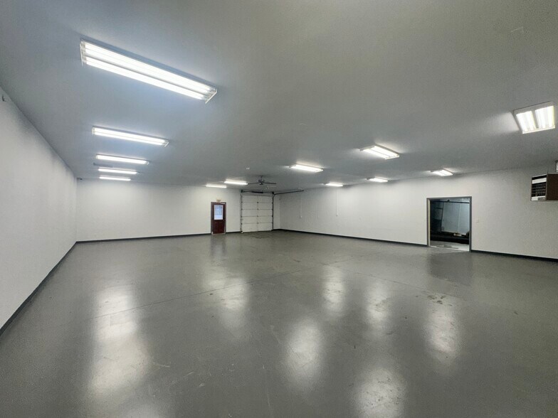 More Photos Of 4039 Us-93 Hwy, Stevensville Freestanding For Lease