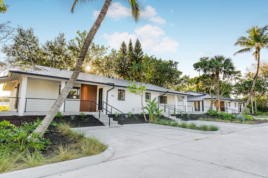 More Photos Of 2600 Lakeview Dr, Naples Apartments For Sale