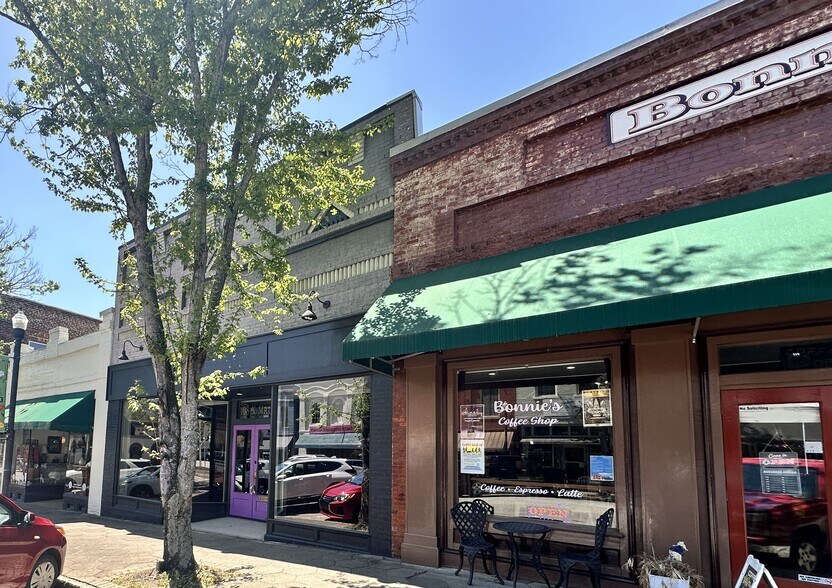 More Photos Of 108 N Main St, Greensboro General Retail For Sale